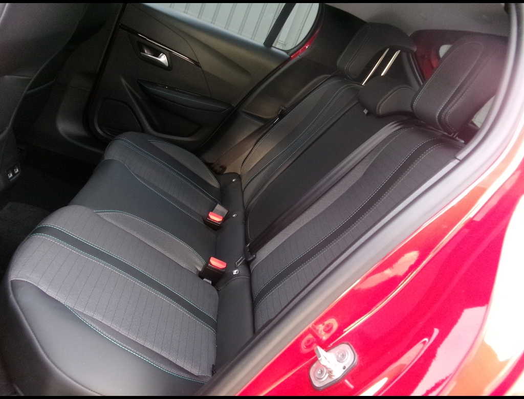 Peugeot 208 - ALLURE PACK