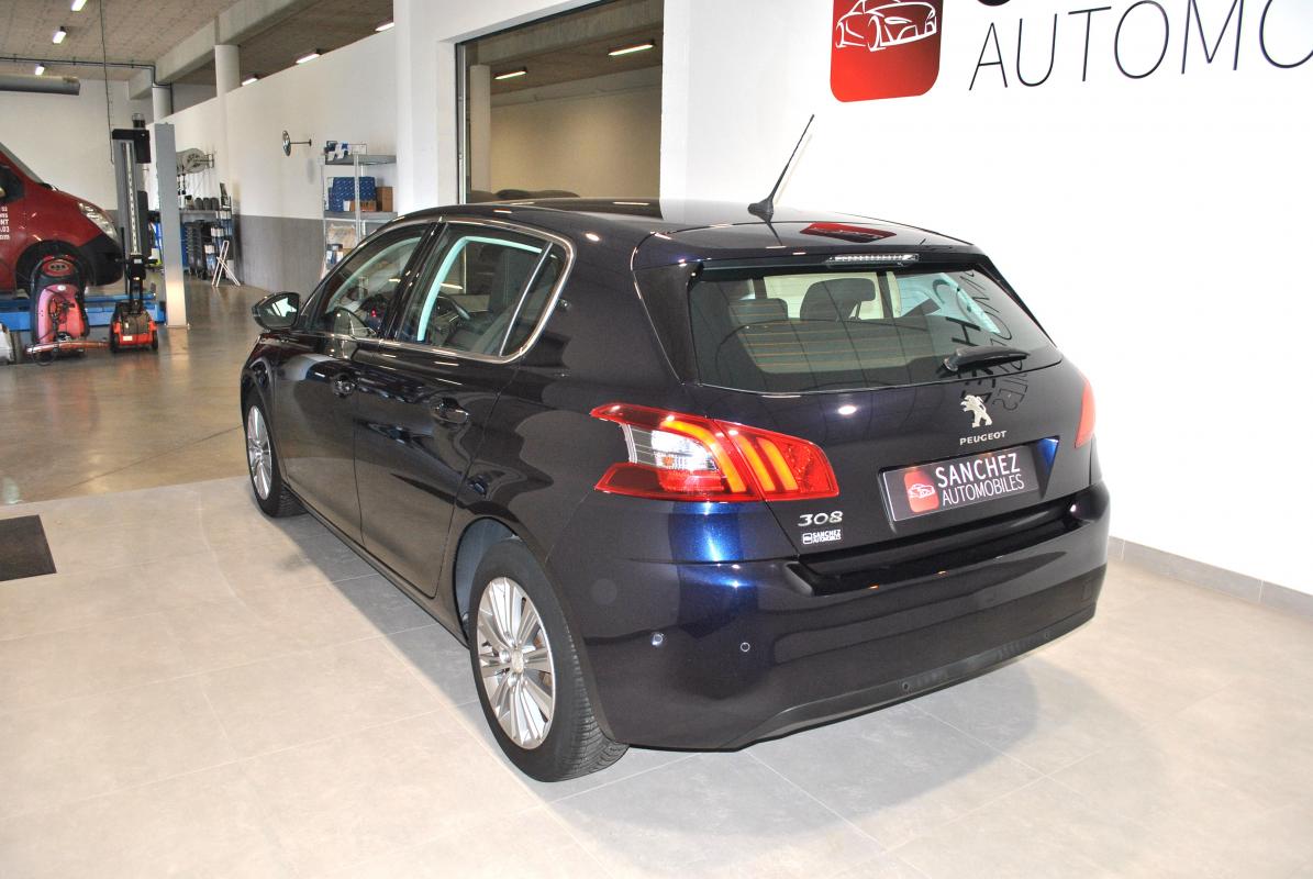 Peugeot 308 - II (2) 1.5 BLUEHDI 130 ALLURE